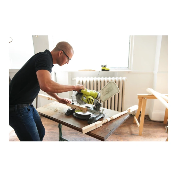 Торцовочная пила Ryobi EMS190DCL 5133000932