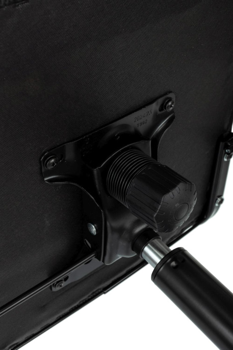 Кресло руководителя Бюрократ CH Balance, сетка/ткань, до 150кг, черный