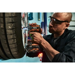 Бесщеточный аккумуляторный ударный гайковерт AEG BSS18C12ZB6-0 4935472012