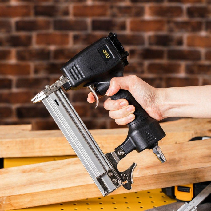 Пневматический нейлер гвоздезабивной пистолет DELI DL-QDQ-F30B 4-7 атм вместимость магазина 100 гвоздей длина гвоздей 10-30мм 102986