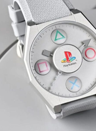 Лимитированные часы в стиле первой PlayStation оценили в $780