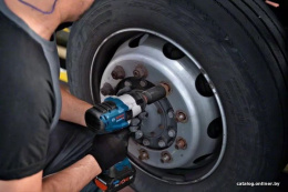 Гайковерт Bosch GDS 18V-1050 H Professional 0.601.9J8.502 питание: аккумулятор, Li-ion, 1750 об/мин, 1050 Н·м, напряжение аккумулятора: 18 В, ёмкость аккумулятора: 8 А·ч, аккумулятор в комплекте