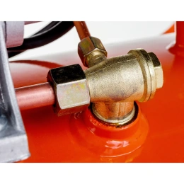 Поршневой масляный компрессор (50 л; 8 бар; 260 л/мин) Gigant LAS 50/1800