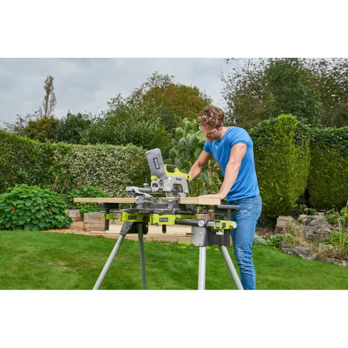 Аккумуляторная торцовочно-усовочная пила Ryobi ONE+ R18MS216-0 5133003597