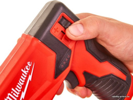 Степлер Milwaukee M12 BST-0 4933459634 тип скобы: Т50, емкость магазина: 84 шт; ширина скобы: 11,4 мм, длина скобы: 6-14 мм, количество циклов: 140 циклов/мин, АКБ