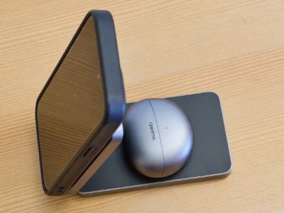 Ugreen выпустила складной пауэрбанк «2-в-1» с магнитом MagSafe