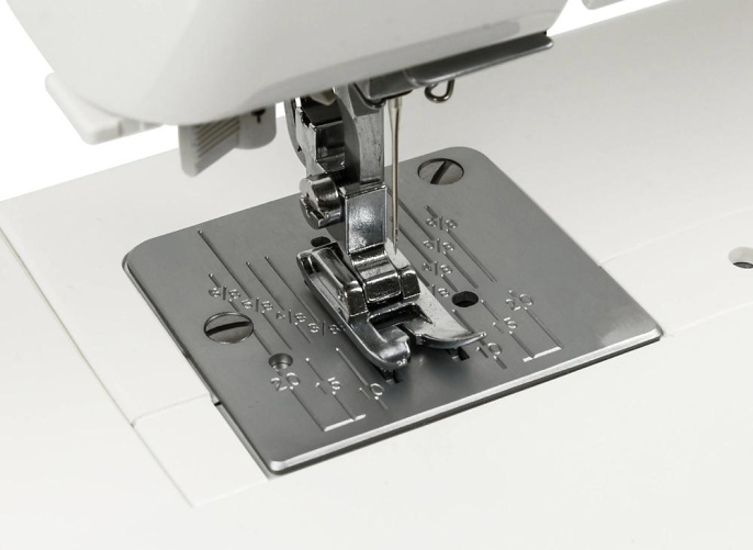 Швейная машина Janome Sakura 95 белый/цветы