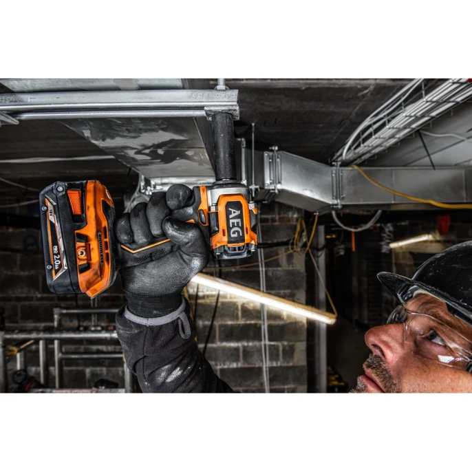 Бесщеточный аккумуляторный ударный гайковерт BSS18S12BL-0 AEG 4935472279