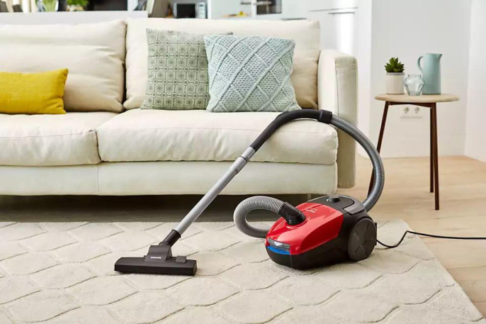 Пылесос Philips FC8243/09 900Вт красный/черный