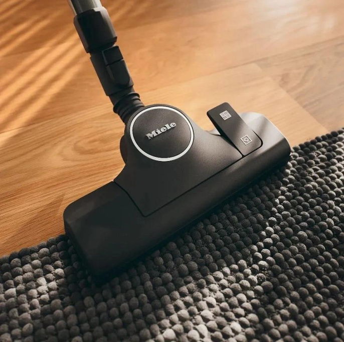Пылесос Miele Boost CX1 125 Gala Ed Obsidian, 890Вт, черный/черный