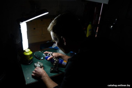 ONE + / Фонарь трансформер RYOBI R18ALF-0 без батареи
