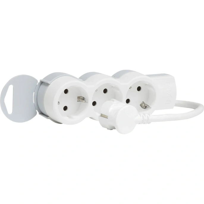 Многорозеточный блок Legrand''Стандарт'' 3 x 2К+З с кабелем длиной 1,5 м 695001