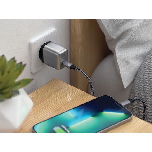 Сетевое зарядное устройство Satechi 30W USB-C GaN Wall Charger. Цвет: серый космос