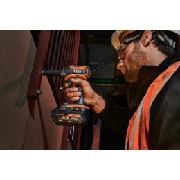 Бесщеточный аккумуляторный ударный гайковерт AEG BSS18C12ZB6-0 4935472012