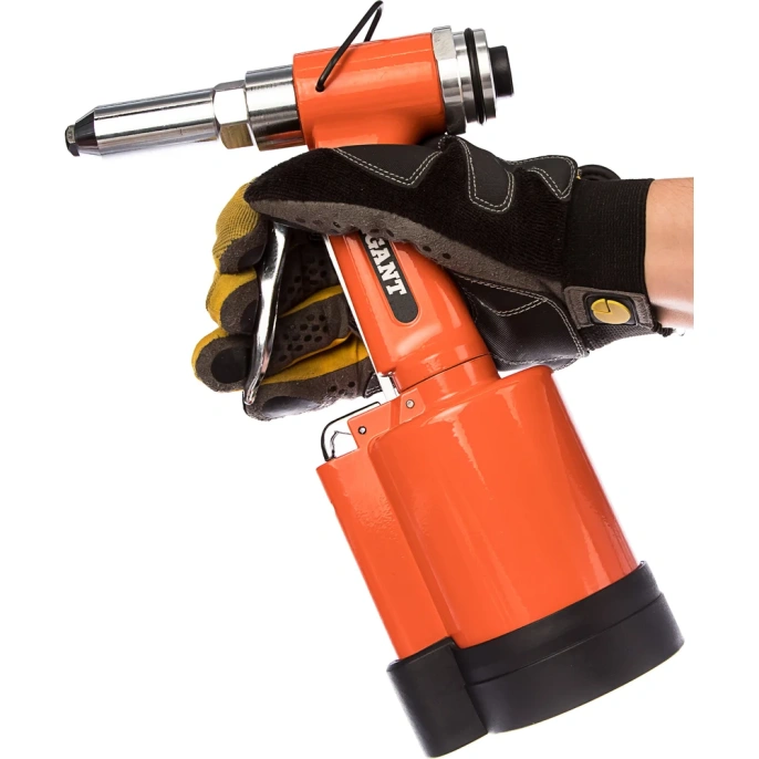 Пневматический заклепочник (размер 2.4-4.8 мм; расход 29 л/мин) Gigant P70