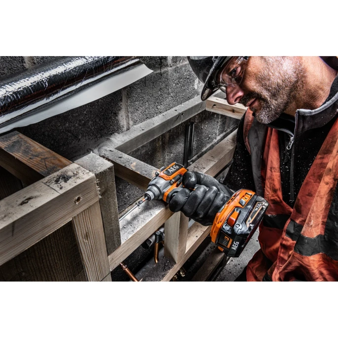 Бесщеточный аккумуляторный импульсный винтоверт BSS18SBL-0 AEG 4935472278