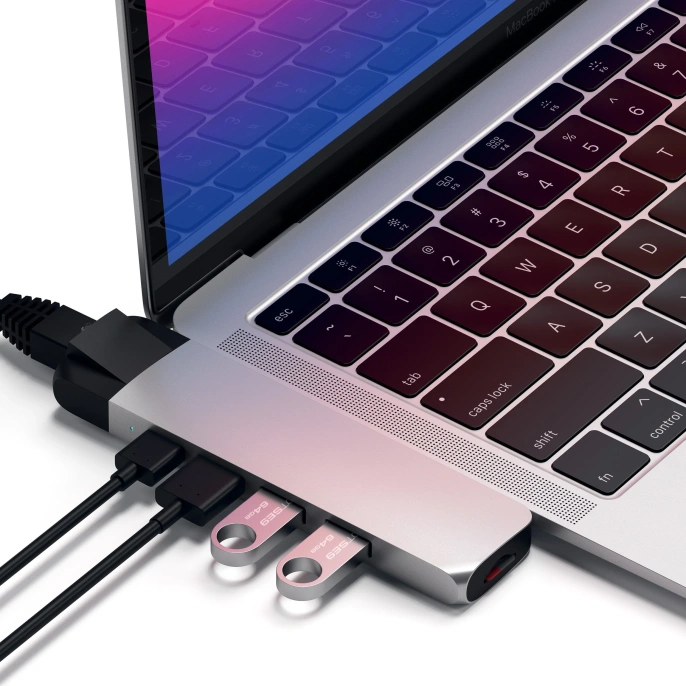 USB-хаб Satechi Aluminum Pro Hub with Ethernet & 4K HDMI для MacBook Air 2018-2020, MacBook Pro 2018-2020. Цвет серебряный. (ST-TCPHES)