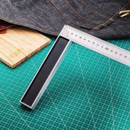 Угловая линейка стальная Deli DL302500 500мм, нержавеющая сталь + алюминиевое основание