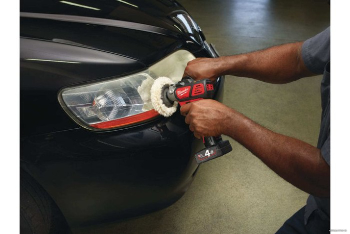 Полировальная машина Milwaukee M12 BPS-0 4933447791 питание: аккумулятор, 12 В, частота вращения на холостом ходу: от 2800 до 8300 об/мин, диаметр диска: 76 мм, фиксация
