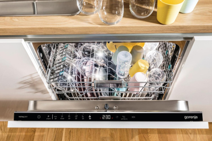 Встраиваемая посудомоечная машина Gorenje GV642E90, полноразмерная, ширина 59.8см, полновстраиваемая, загрузка 13 комплектов