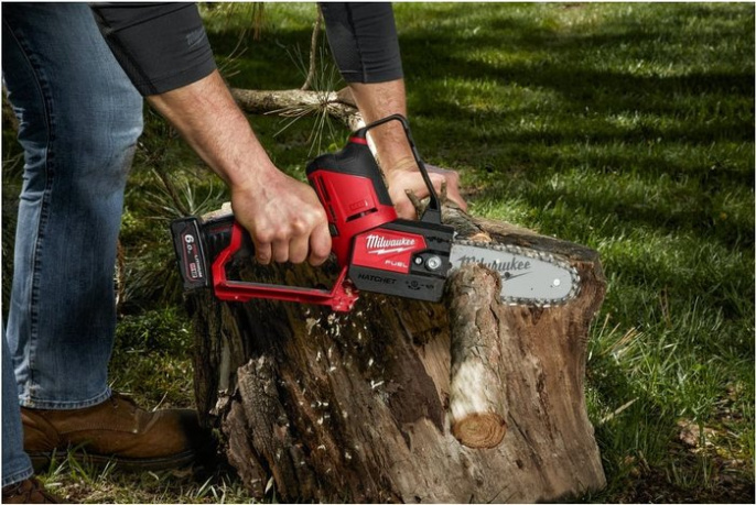 Аккумуляторная цепная садовая пила Milwaukee M12 FHS-602X FUEL 4933472212