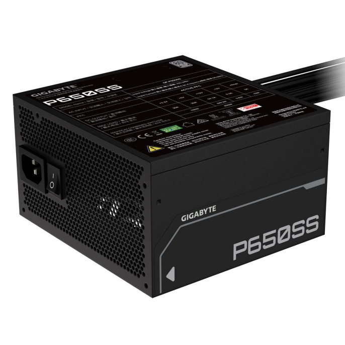 Блоки питания/ Power Supply Gigabyte GP-P650SS, 650W 80+ Silver ATX, 3.0, Non-modular, 1x24 20+4 pin, 2x4+4-pin CPU, 2xMolex, 2x6+2-pin PCIe, 5xSATA3, Active, 120x120mm, 150x140x86mm, APFC, black