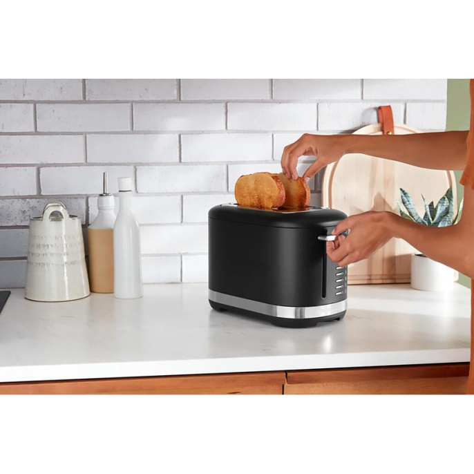 Тостер KitchenAid Тостер на 2 тоста, матовый черный (5KMT2109EBM)