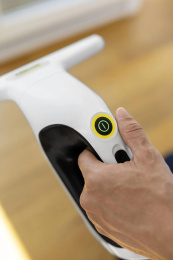 Мойщик окон Karcher WV 2 Universal Care шир.скреб.:280мм пит.:от аккум. белый/желтый 31245465
