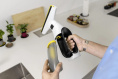 Мойщик окон Karcher WV 2 Universal Care шир.скреб.:280мм пит.:от аккум. белый/желтый 31245465