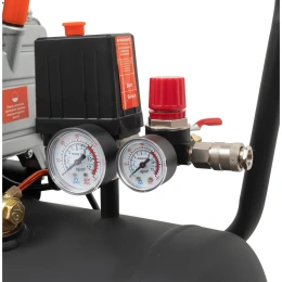 Поршневой масляный компрессор Gigant и набор пневмоинструмента LAS 50/1800K
