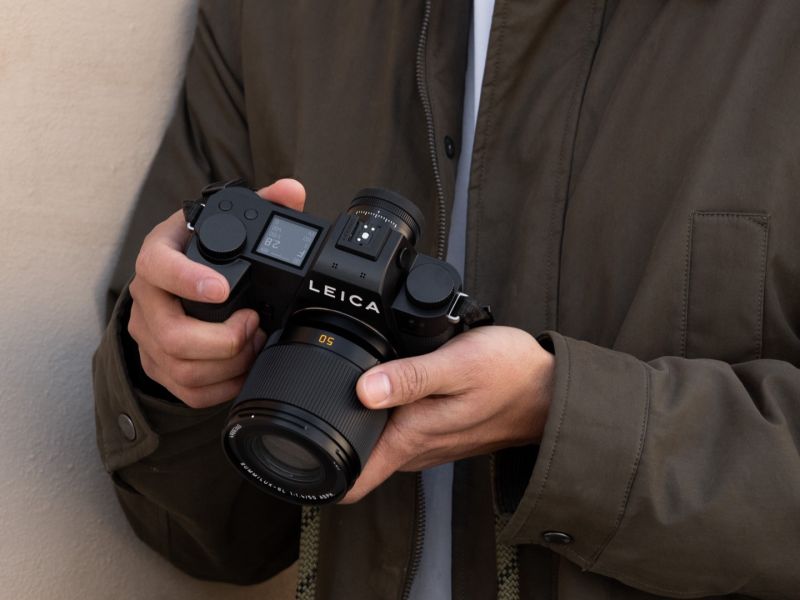Leica представила скоростную полнокадровую камеру SL3-P с гибридным автофокусом