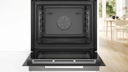 Духовой шкаф электрический Bosch Serie 8 HBG7361B1, 71л, дверца с 3 стеклами, черный