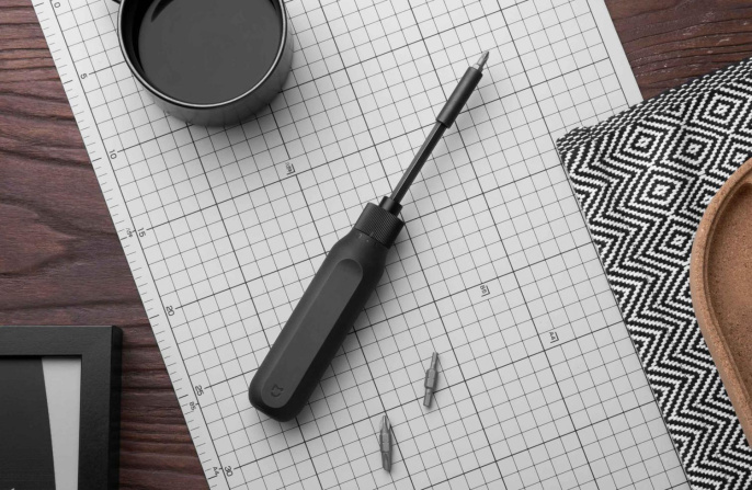 Отвертка с насадками Xiaomi Mi 16-in-1 Ratchet Screwdriver, 16 предметов, в жестком кейсе [bhr4779gl]