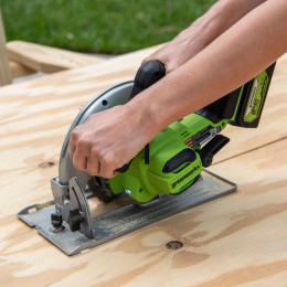 Циркулярная пила дисковая Greenworks GD24CS ручная D диска.:185мм 1500907CUB