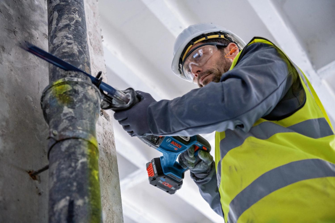 Сабельная пила Bosch GSA 18V-LI, аккумуляторная, без АКБ, без ЗУ [06016c0020]