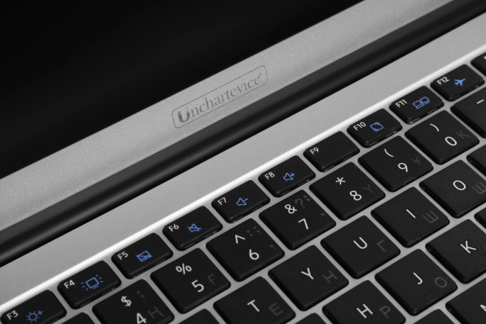 Ноутбук UNCHARTEVICE 6640MA, 14.1", 2024, IPS, Zhaoxin KX-6000 KX-6640MA 2.2ГГц, 4-ядерный, 8ГБ DDR4, 256ГБ SSD,  ZX  C-960 Graphics, без операционной системы,  серебристый [200418354519]