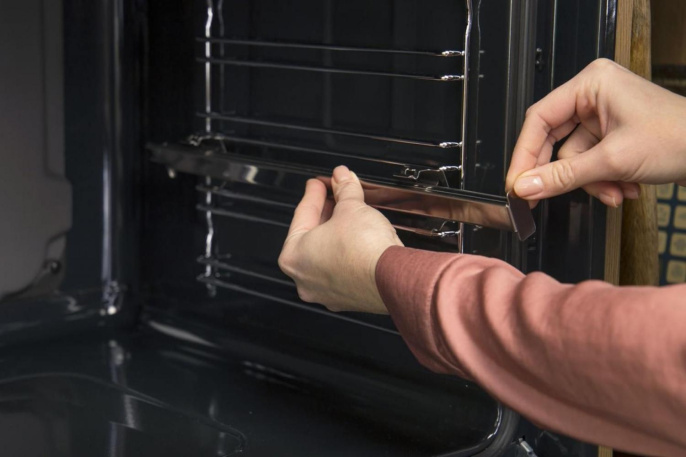 Духовой шкаф электрический Gorenje BO6725E02WG, 77л, дверца с 2 стеклами, белый