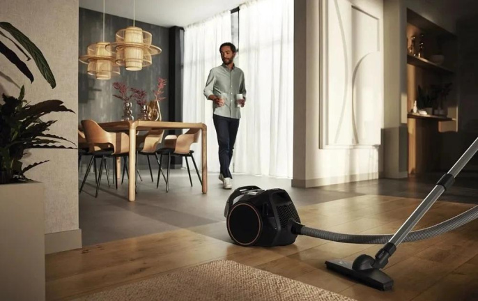 Пылесос Miele Boost CX1 125 Gala Ed Obsidian, 890Вт, черный/черный