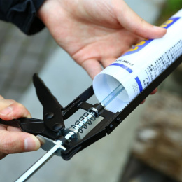 Пистолет для герметика DEKO DKFG02 мех. каркасный черный [012-2151]