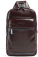 Рюкзак слинг мужской Piquadro Blue Square CA6589B2/MO красное дерево натур.кожа