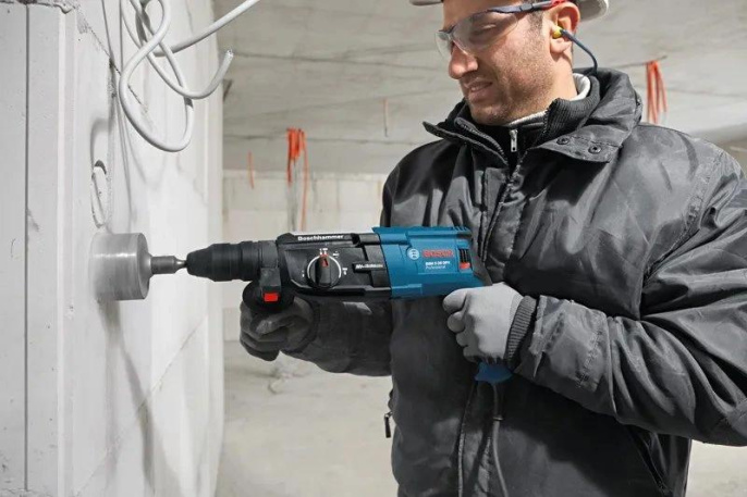 Перфоратор Bosch GBH 2-28 DV патрон:SDS-plus уд.:3.2Дж 850Вт (кейс в комплекте)