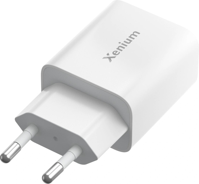 Сетевое зарядное устройство XENIUM X302, USB-A, USB-C, 30Вт, 3A, белый [ccx3020w/00]