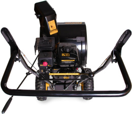 Снегоуборщик бензин. Champion SnowLine PNST656 6.5л.с.