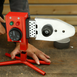 Сварочный аппарат для пластиковых труб Deko PPWM2100W раструбная 2.1кВт кейс в комплекте