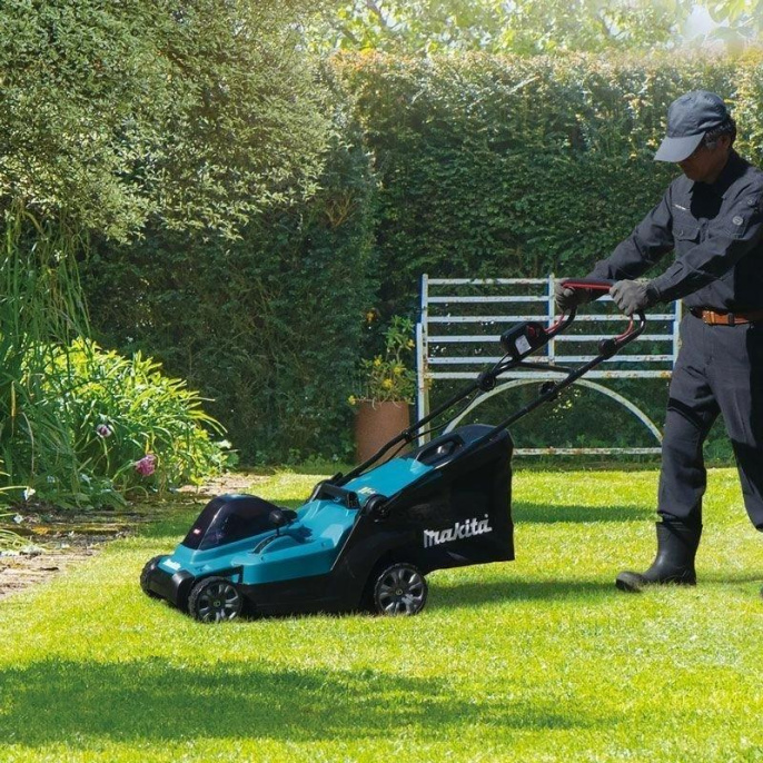 Газонокосилка роторная Makita LM003GU102 740Вт