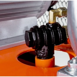 Ременной компрессор (50 л; 10 бар; 430 л/мин) Gigant BCL-50