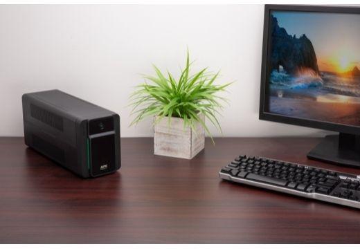 ИБП APC Easy-UPS BVX900LI-GR, 900ВA