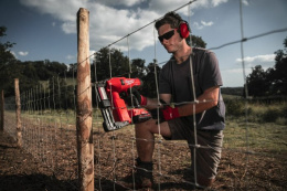 Степлер Milwaukee M18 FFUS-0C (4933479834) (емкость магазина: 45 шт, длина скобы: 38-51 мм, ширина скобы 10.3 мм, количество циклов: 600, без АКБ и ЗУ, кейс)
