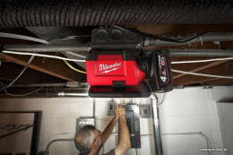 Фонарь Milwaukee M12 PAL-0 (4933478226) (универсальный, питание: аккумулятор, 12 В, источник света: светодиод, 700 Лм)