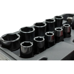 Ударный пневмогайковерт (880 Нм; 1/2"; кейс) Gigant Professional PW 880RKS + набор головок